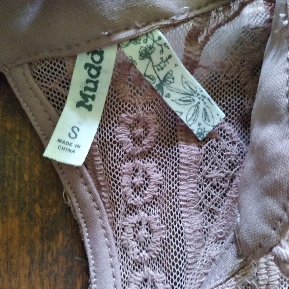 Mudd Long Sleeve Lace Shirt Sz Small - Picture 4 of 5